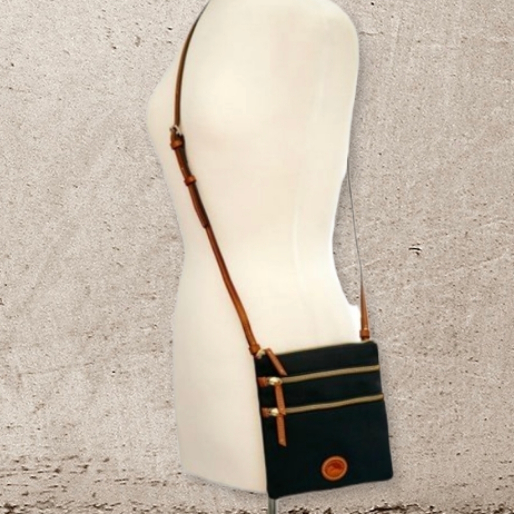 Dooney & Bourke bag Women's Black Nylon North South Triple Zip